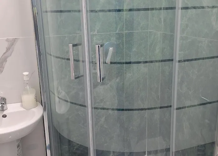 Relax On 247 روما