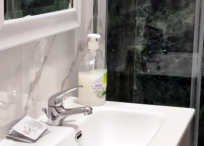 بيت شباب Relax On 247