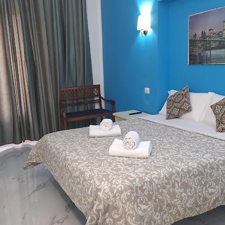 Relax On 247 Hostel