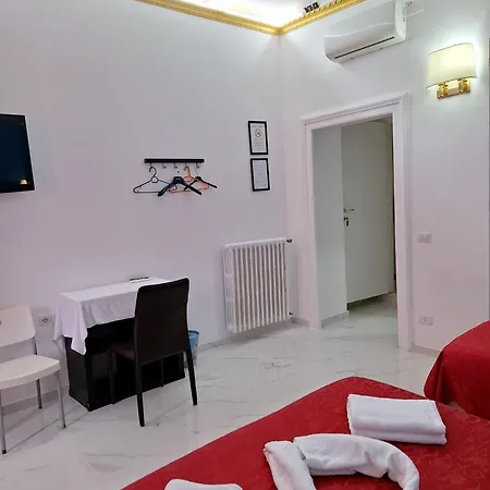 Relax On 247 Hostel *